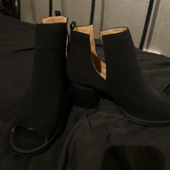 Black booties - Picture 1 of 1